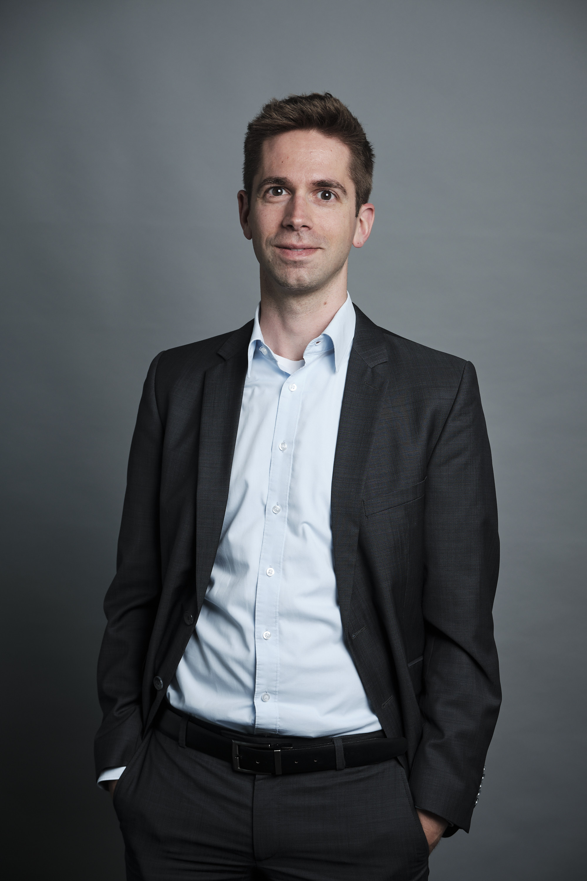 Portraitaufnahme von Dr. Simon Verleger